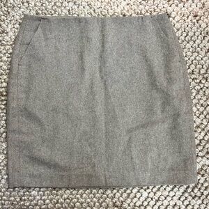 Banana Republic Wool tan and white skirt pockets, 2